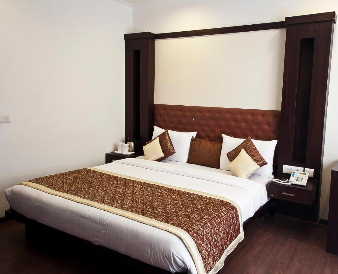 Divine Paradise Tavisha New Delhi Buitenkant foto