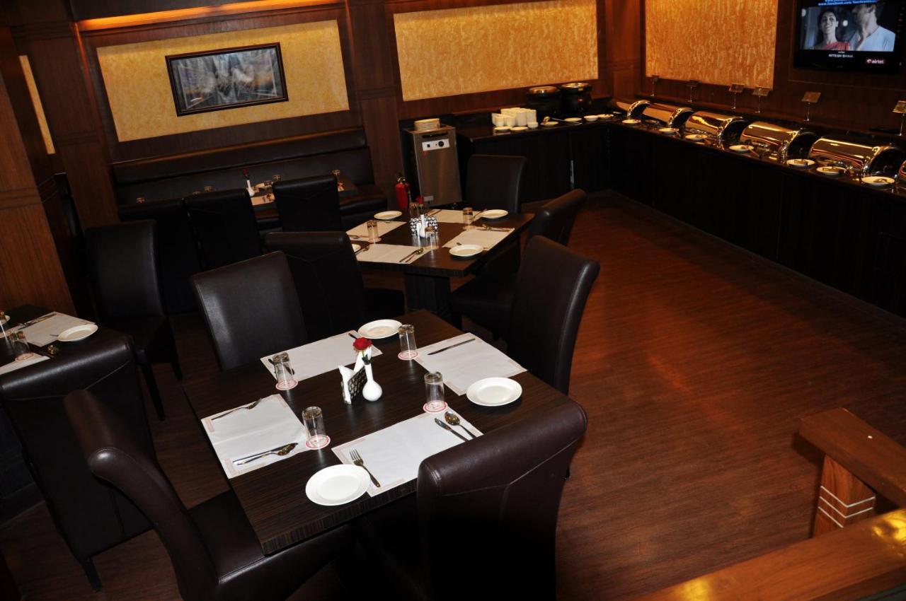 Divine Paradise Tavisha New Delhi Buitenkant foto