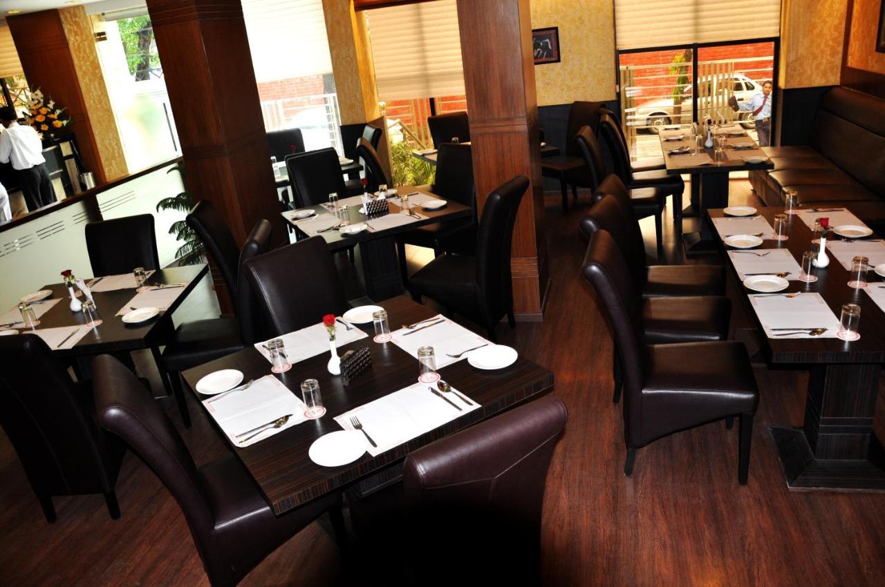 Divine Paradise Tavisha New Delhi Buitenkant foto