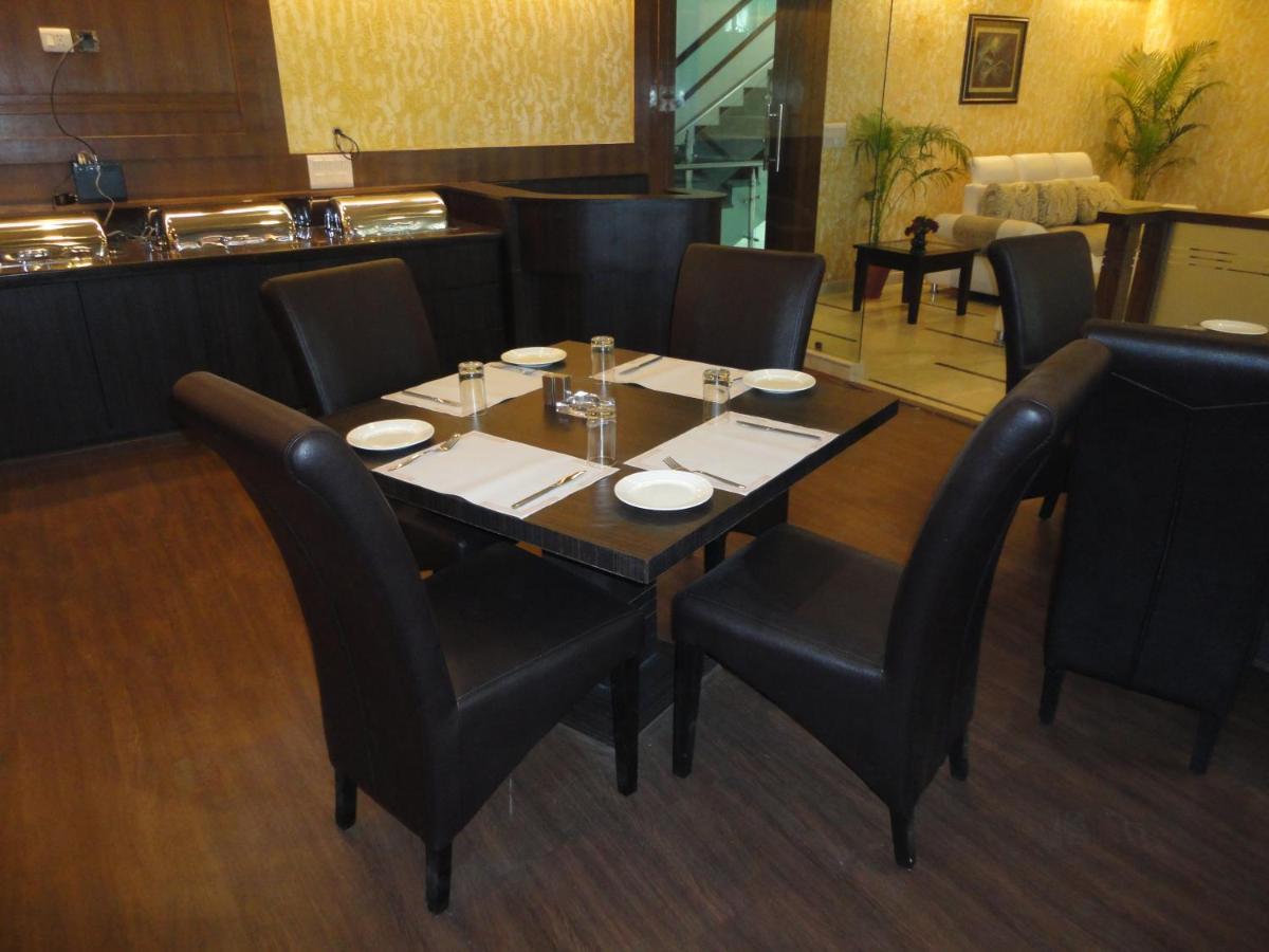 Divine Paradise Tavisha New Delhi Buitenkant foto