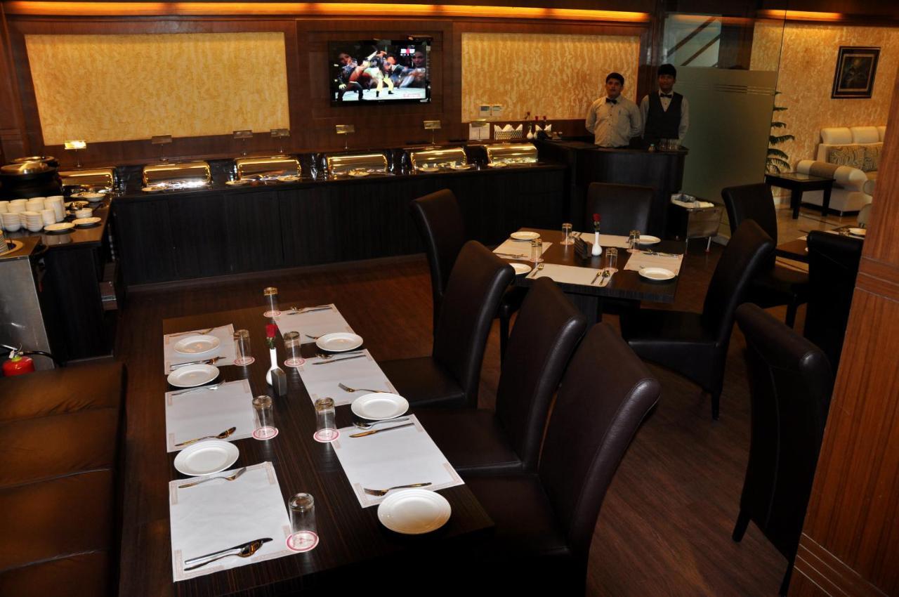 Divine Paradise Tavisha New Delhi Buitenkant foto