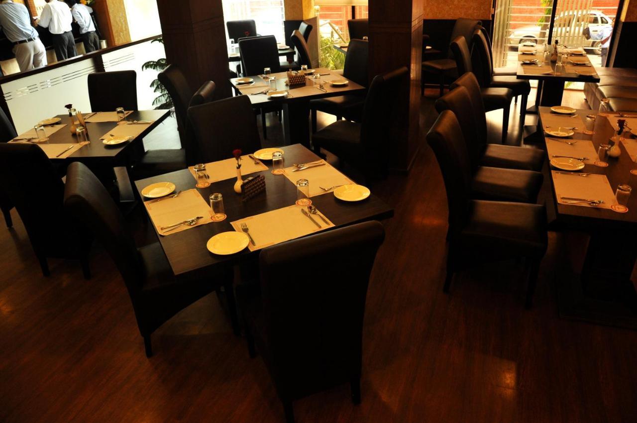 Divine Paradise Tavisha New Delhi Buitenkant foto