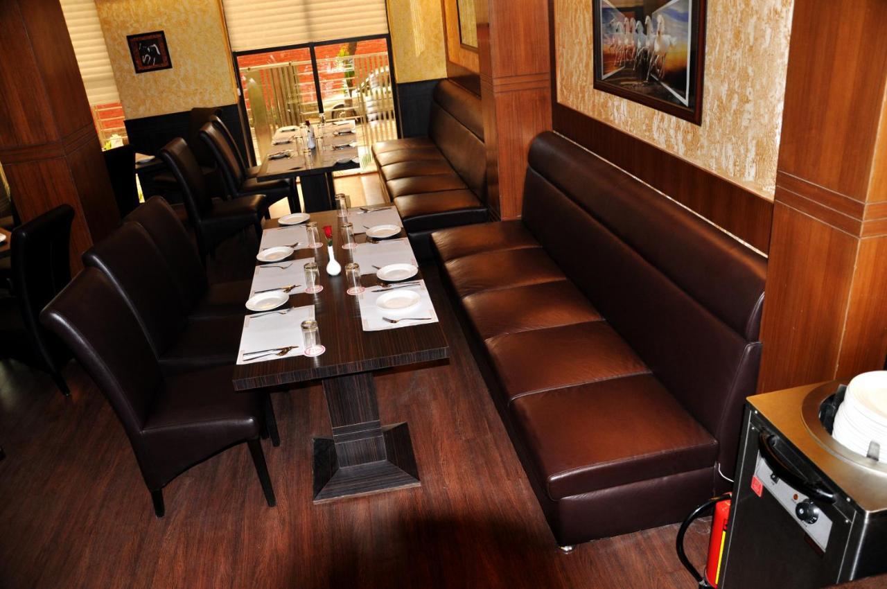 Divine Paradise Tavisha New Delhi Buitenkant foto