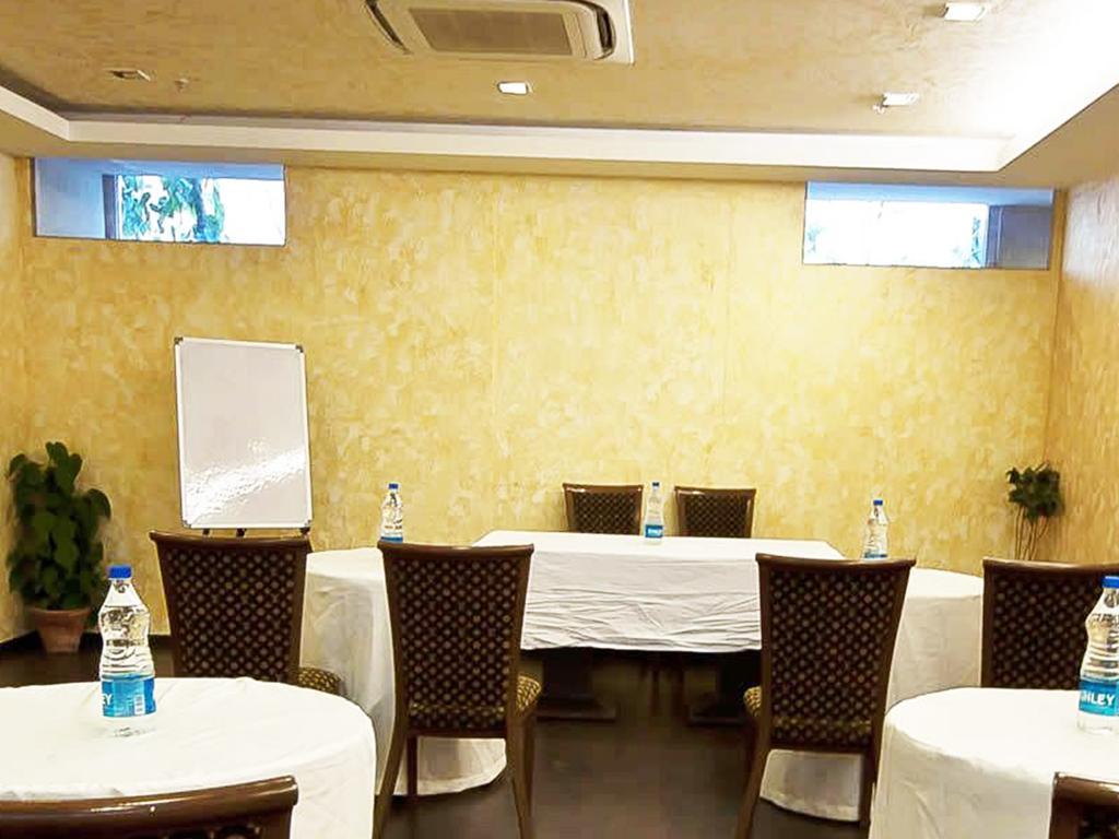 Divine Paradise Tavisha New Delhi Buitenkant foto