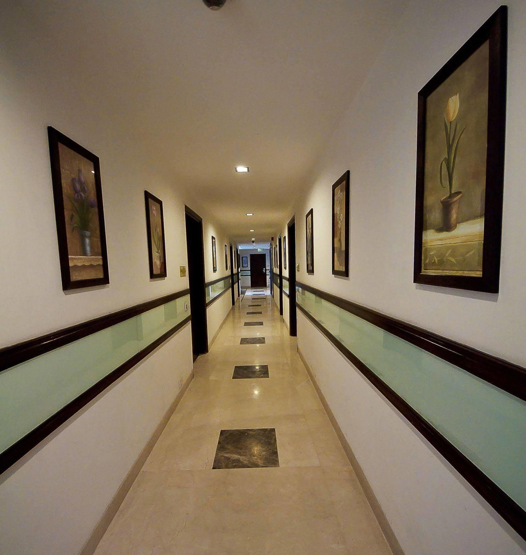 Divine Paradise Tavisha New Delhi Buitenkant foto