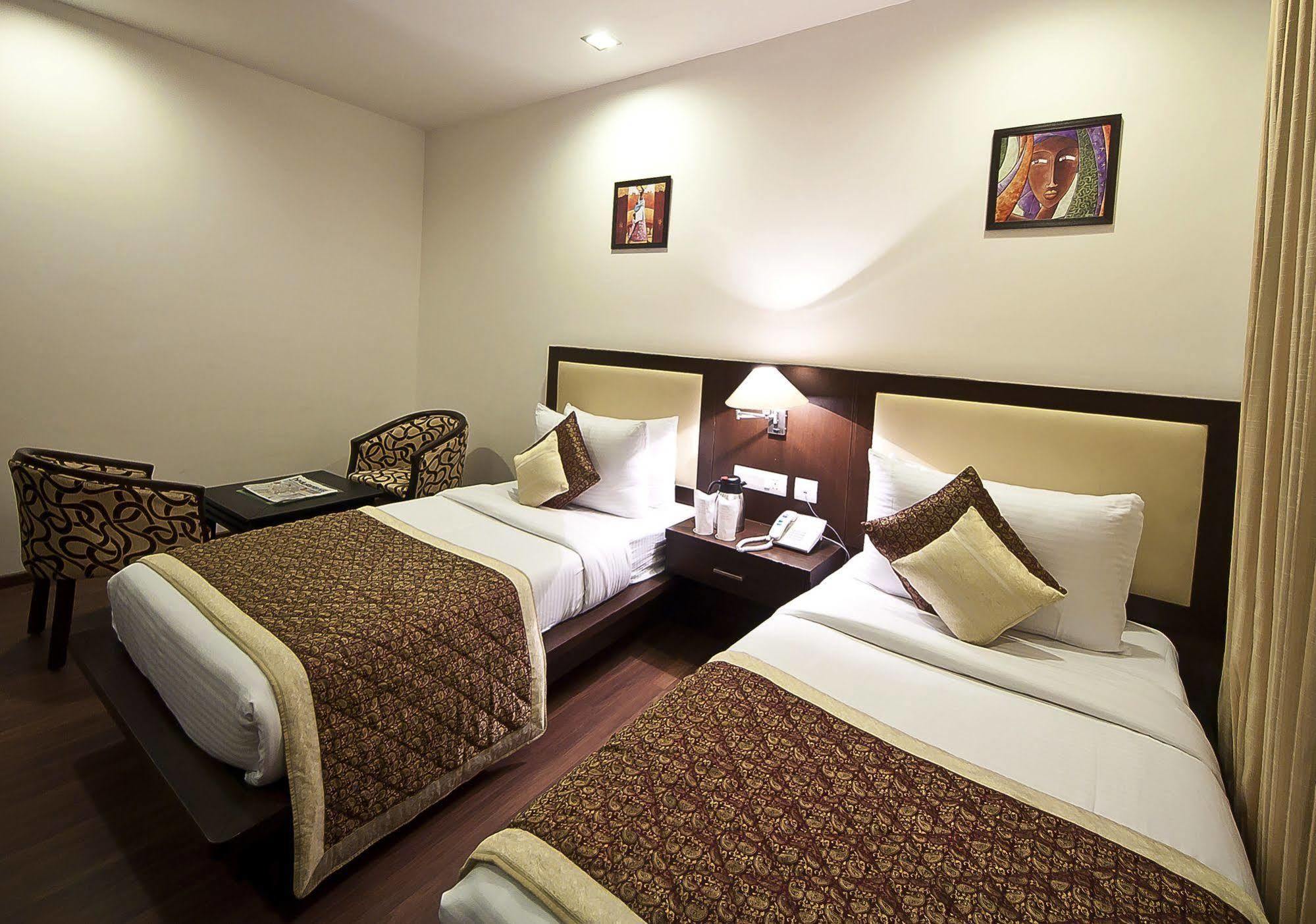Divine Paradise Tavisha New Delhi Buitenkant foto
