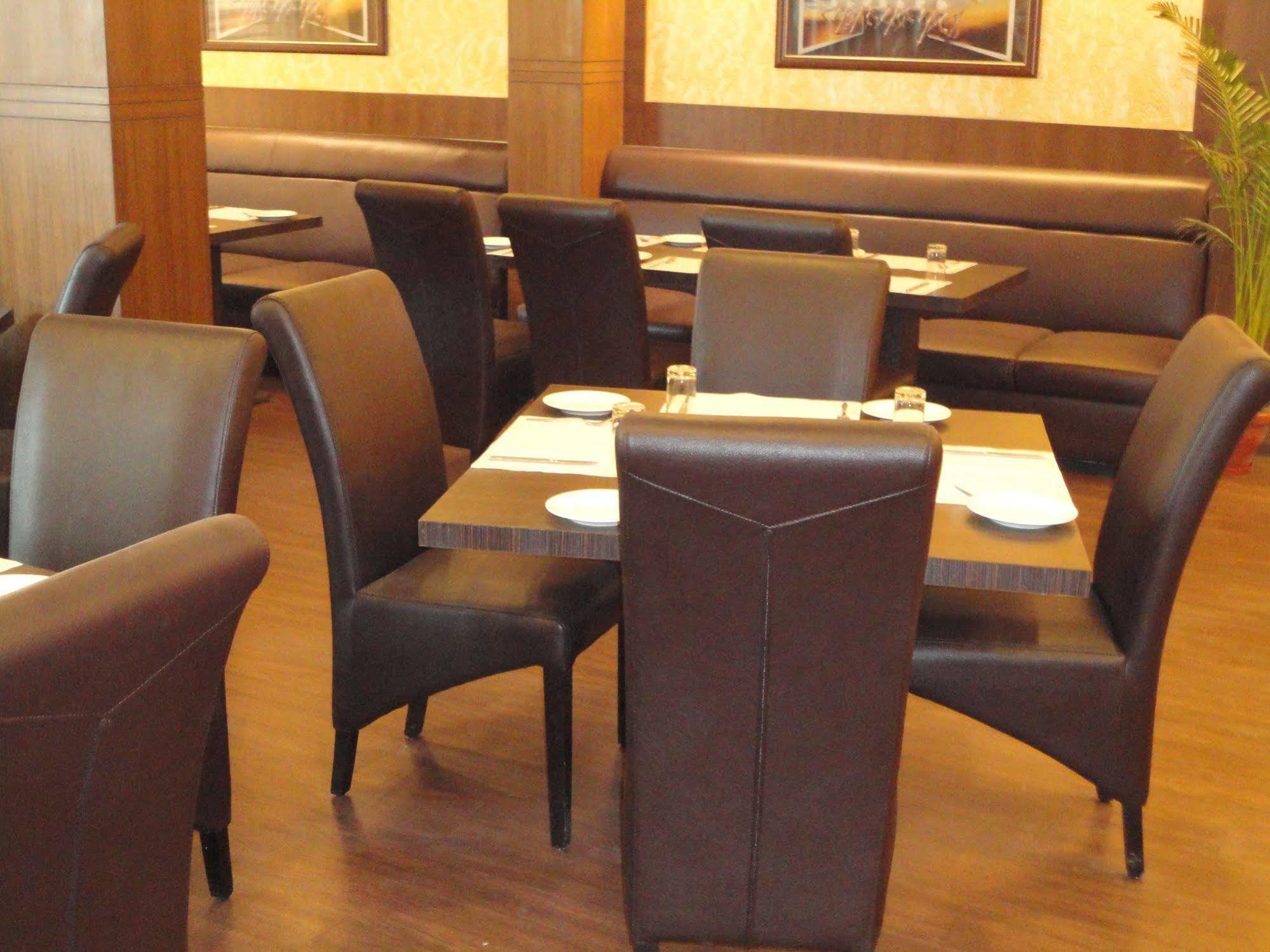 Divine Paradise Tavisha New Delhi Buitenkant foto