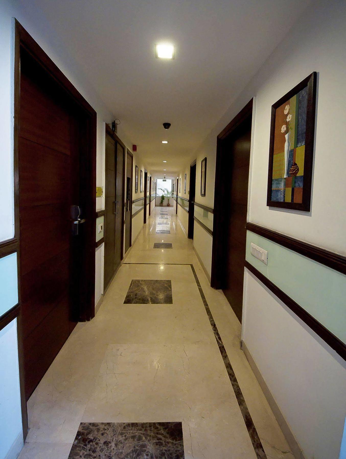 Divine Paradise Tavisha New Delhi Buitenkant foto